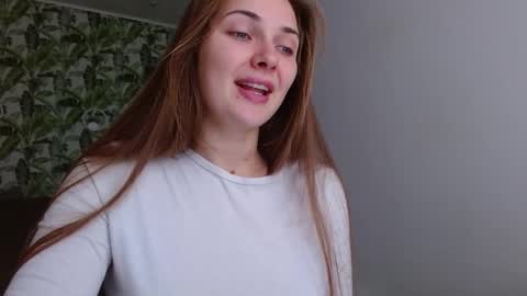 Snapshot of oliviashiny chatting on October 27, 2025, 5:22 am Olivia online show from October 27, 2025, 5:22 am