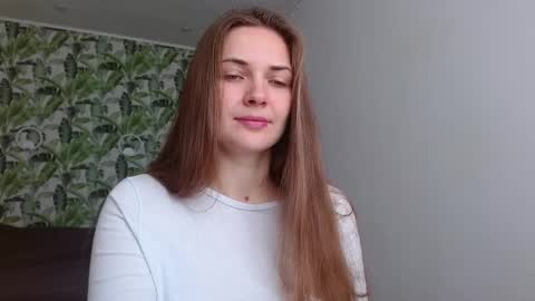 Snapshot of oliviashiny chatting on October 29, 2025, 5:42 am Olivia online show from October 29, 2025, 5:42 am