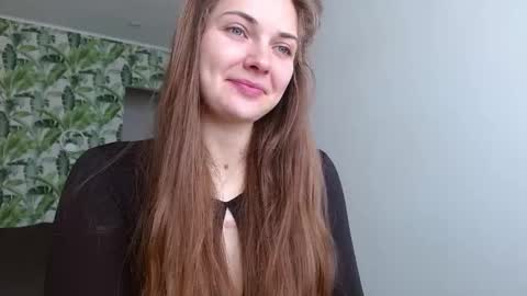 Snapshot of oliviashiny chatting on November 1, 2025, 5:20 am Olivia online show from November 1, 2025, 5:20 am