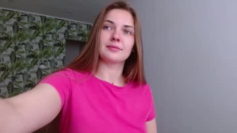 Snapshot of oliviashiny chatting on November 3, 2025, 5:20 am Olivia online show from November 3, 2025, 5:20 am