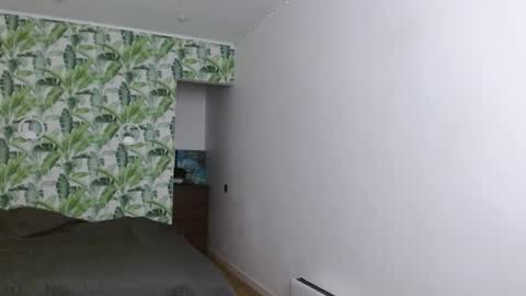 Snapshot of oliviashiny chatting on November 8, 2025, 5:29 am Olivia online show from November 8, 2025, 5:29 am