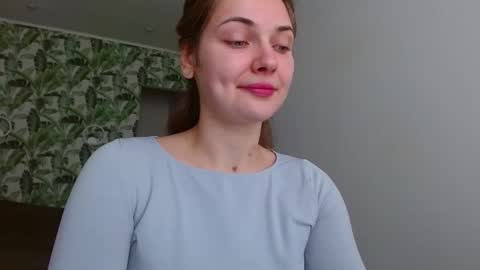 Snapshot of oliviashiny chatting on November 15, 2025, 5:27 am Olivia online show from November 15, 2025, 5:27 am