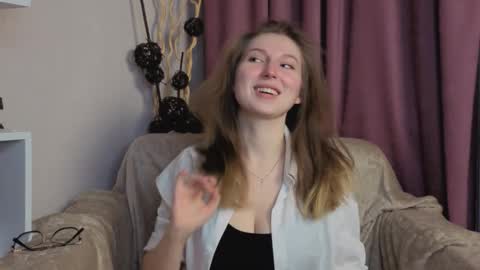 Kylie online show from November 17, 2025, 6:14 pm