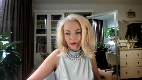 Snapshot of ollalla7 chatting on May 10, 2026, 7:52 pm ollalla7 online show from May 10, 2026, 7:52 pm
