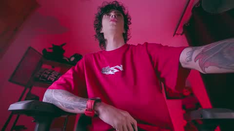 Snapshot of olliver___y chatting on February 8, 2026, 3:43 am online show from February 8, 2026, 3:43 am