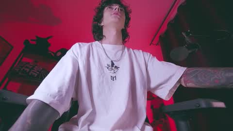 Snapshot of olliver___y chatting on February 16, 2026, 3:02 am online show from February 16, 2026, 3:02 am