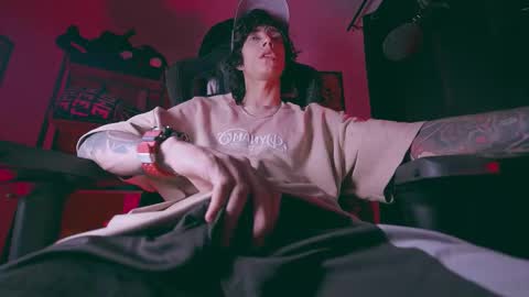 Snapshot of olliver___y chatting on March 5, 2026, 7:48 am online show from March 5, 2026, 7:48 am