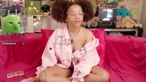 Snapshot of ollythegreat chatting on December 16, 2025, 12:48 am olly online show from December 16, 2025, 12:48 am