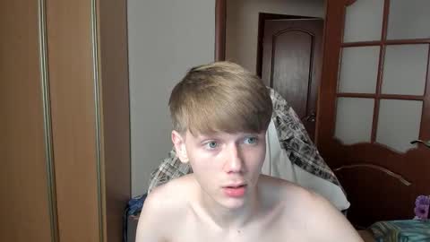 Snapshot of olvr_zoolander chatting on January 5, 2026, 7:50 pm Oliver and Mira online show from January 5, 2026, 7:50 pm