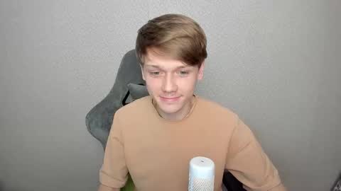 Snapshot of olvr_zoolander chatting on February 16, 2026, 1:51 pm Oliver and Mira online show from February 16, 2026, 1:51 pm