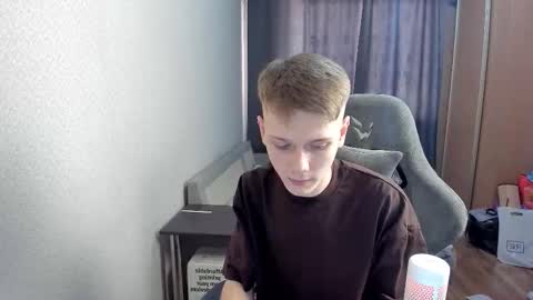 Snapshot of olvr_zoolander chatting on March 14, 2026, 11:26 am Oliver and Mira online show from March 14, 2026, 11:26 am