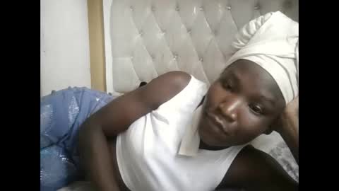 Snapshot of olwami4 chatting on January 12, 2026, 2:11 pm olwami4 online show from January 12, 2026, 2:11 pm