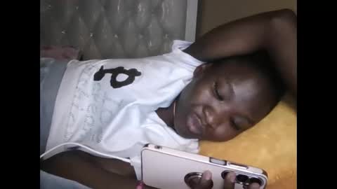 Snapshot of olwami4 chatting on March 5, 2026, 6:37 pm olwami4 online show from March 5, 2026, 6:37 pm