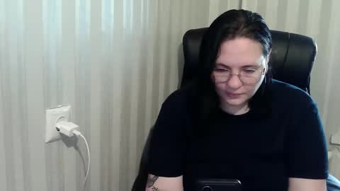 OlyaAndNetty online show from October 28, 2025, 10:30 am