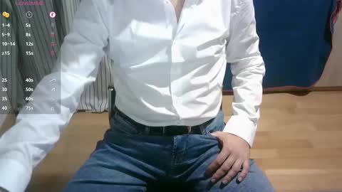 Snapshot of omar87ram chatting on January 16, 2026, 5:17 pm Omar online show from January 16, 2026, 5:17 pm