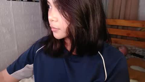 Snapshot of omariaennaid chatting on November 6, 2025, 9:05 pm Angel online show from November 6, 2025, 9:05 pm