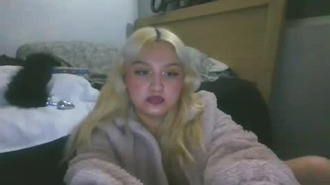 omathena11_11 online show from January 11, 2025, 9:47 am