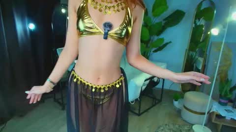 Miss Omelia online show from May 20, 2026, 4:02 pm