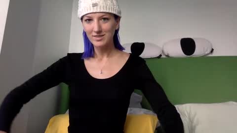 omilk online show from December 10, 2024, 5:22 pm