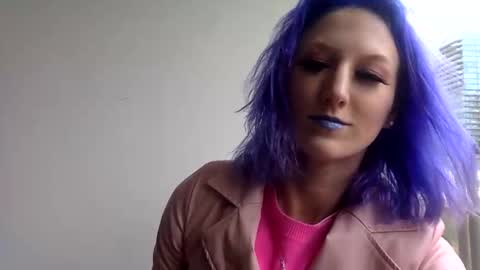 omilk online show from December 12, 2024, 6:42 pm