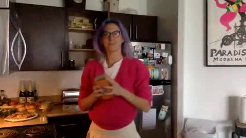 omilk online show from December 24, 2024, 4:40 pm