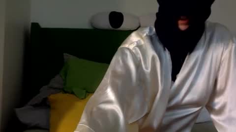 omilk online show from December 27, 2024, 8:50 pm