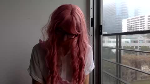 omilk online show from December 31, 2024, 4:57 pm