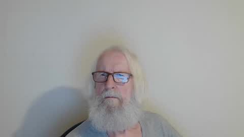 Somewhere over the rainbow online show from November 11, 2025, 9:15 pm