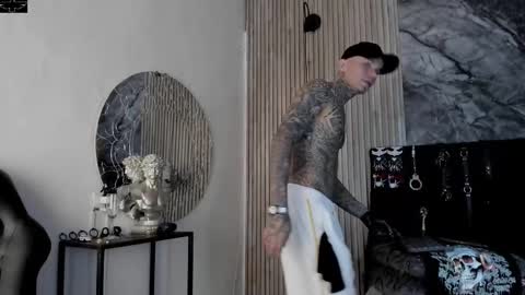     ... online show from October 29, 2025, 8:32 pm