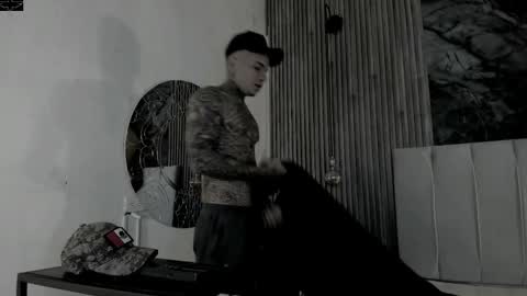 Snapshot of onceagain97_ chatting on February 8, 2026, 3:32 am ... online show from February 8, 2026, 3:32 am