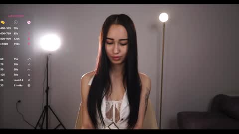 Mia online show from May 31, 2026, 6:09 pm