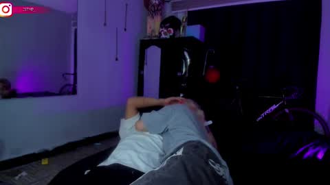 Snapshot of onemore_cum chatting on February 19, 2025, 5:16 am YIN MIGUEL online show from February 19, 2025, 5:16 am