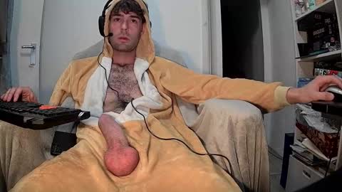 onesieboyx online show from November 13, 2025, 5:56 pm
