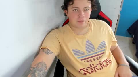 Andres INDEPENDENT MODEL online show from December 5, 2025, 5:53 pm