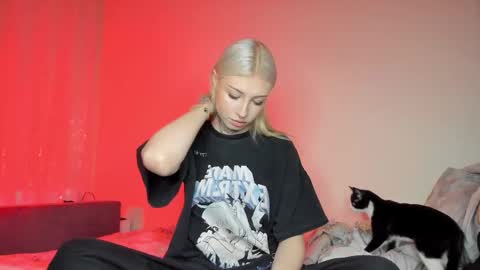 Snapshot of only_iva21 chatting on December 1, 2025, 2:00 pm Iva online show from December 1, 2025, 2:00 pm