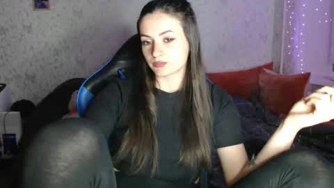 Snapshot of only_ubutterfly chatting on April 4, 2026, 5:10 pm Amalia online show from April 4, 2026, 5:10 pm