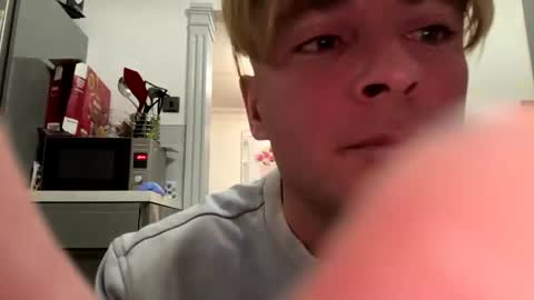 Snapshot of onlyloveyoutwice2016 chatting on November 18, 2025, 4:22 pm onlyloveyoutwice2016 online show from November 18, 2025, 4:22 pm