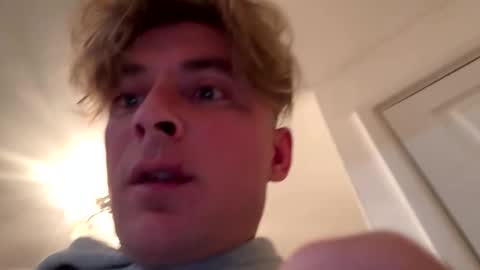 Snapshot of onlyloveyoutwice2016 chatting on February 20, 2026, 8:42 pm onlyloveyoutwice2016 online show from February 20, 2026, 8:42 pm