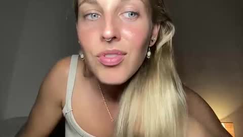 Snapshot of onyx_unleashed chatting on November 8, 2025, 1:17 am onyx_unleashed online show from November 8, 2025, 1:17 am