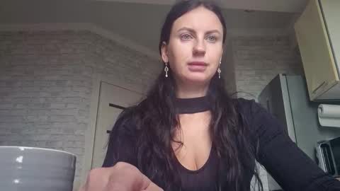 onyxpearl_tempt online show from December 17, 2025, 12:11 pm