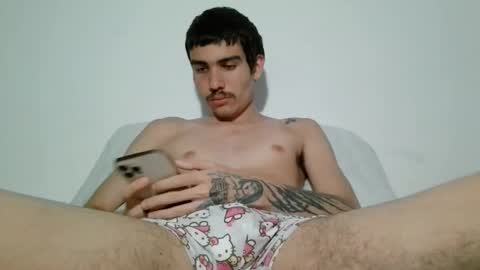 Snapshot of onzas_ chatting on January 31, 2026, 9:35 pm onzas_ online show from January 31, 2026, 9:35 pm