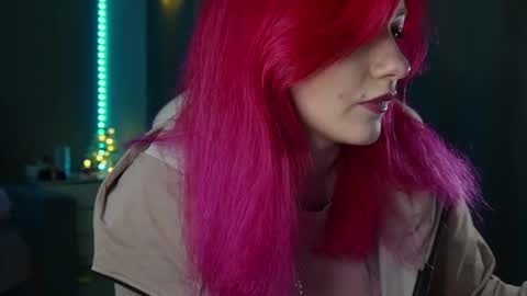 Snapshot of ooliviaa chatting on December 17, 2025, 6:47 pm Hannah online show from December 17, 2025, 6:47 pm