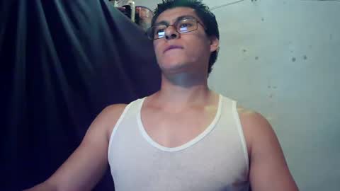 Snapshot of oomaurooo chatting on August 8, 2026, 12:35 am oomaurooo online show from August 8, 2026, 12:35 am