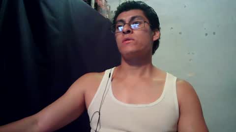 Snapshot of oomaurooo chatting on August 9, 2026, 7:57 am oomaurooo online show from August 9, 2026, 7:57 am
