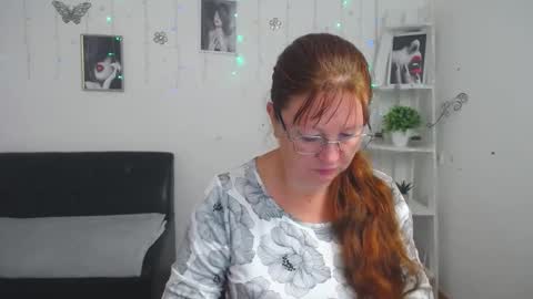 Snapshot of oovanessahotts chatting on September 13, 2025, 5:07 am Vanessa online show from September 13, 2025, 5:07 am
