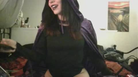 Snapshot of opalsessence_ chatting on October 22, 2025, 3:51 am opalsessence_ online show from October 22, 2025, 3:51 am