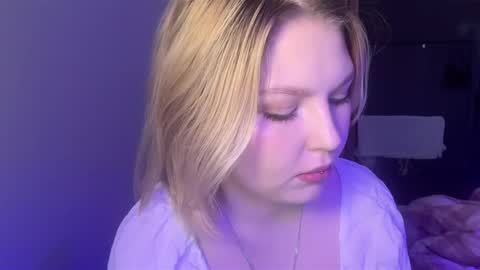 Snapshot of opheliaritz chatting on December 20, 2025, 10:22 am Ophelia online show from December 20, 2025, 10:22 am