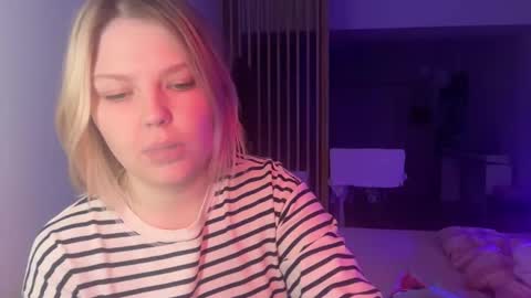 Snapshot of opheliaritz chatting on December 21, 2025, 4:36 pm Ophelia online show from December 21, 2025, 4:36 pm