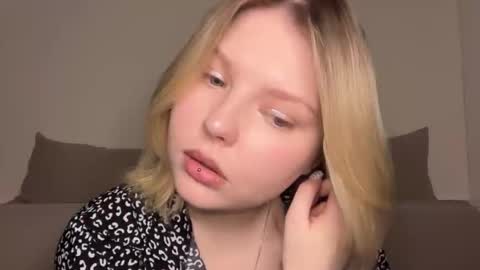 Snapshot of opheliaritz chatting on March 4, 2026, 6:58 pm Ophelia online show from March 4, 2026, 6:58 pm