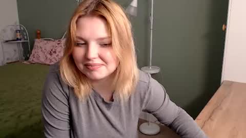 Snapshot of opheliaritz chatting on June 13, 2026, 6:33 am Ophelia online show from June 13, 2026, 6:33 am